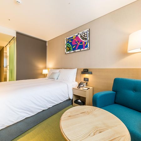 Howard Johnson By Wyndham Incheon Airport Exterior photo