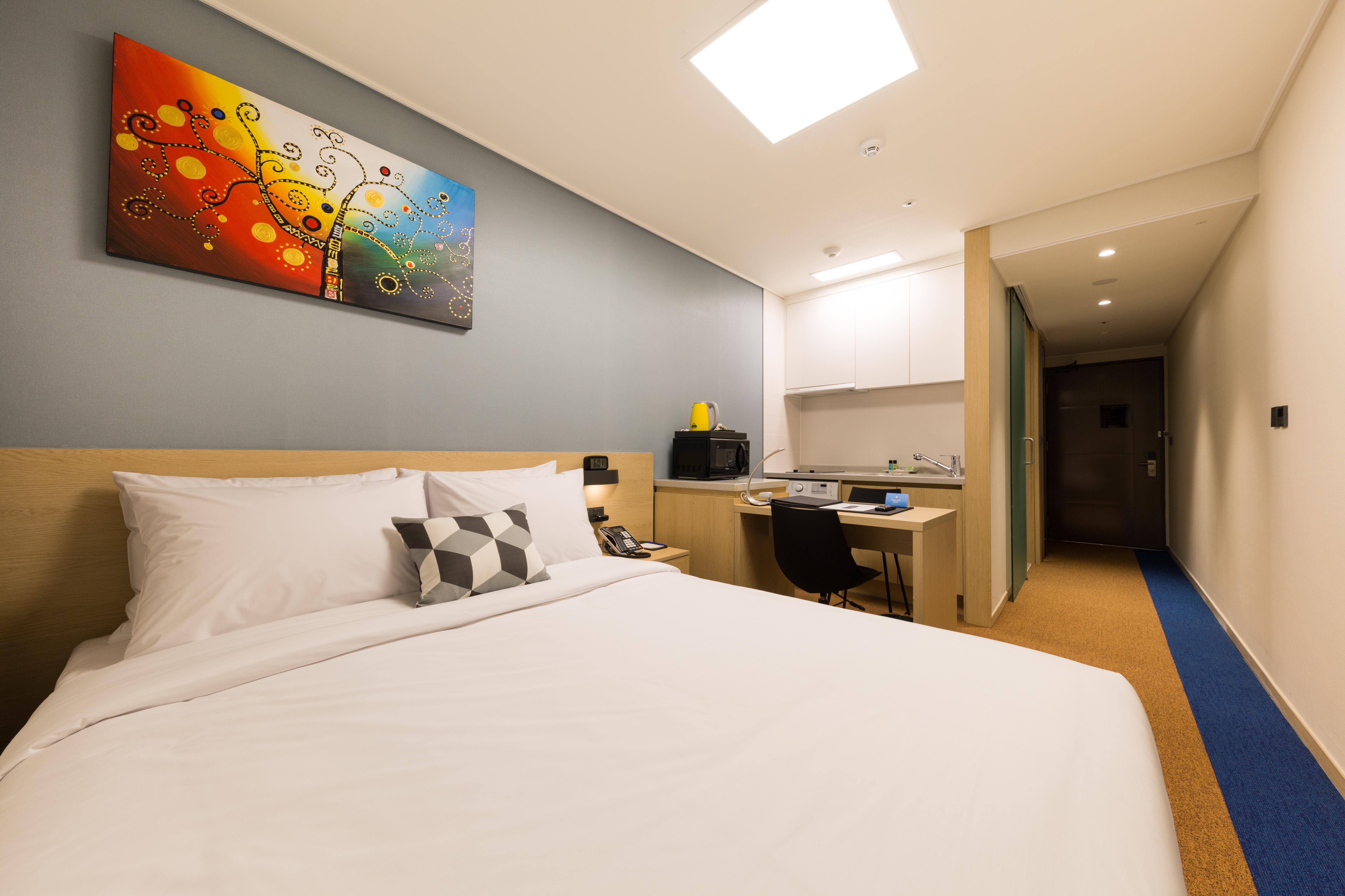Howard Johnson By Wyndham Incheon Airport Exterior photo