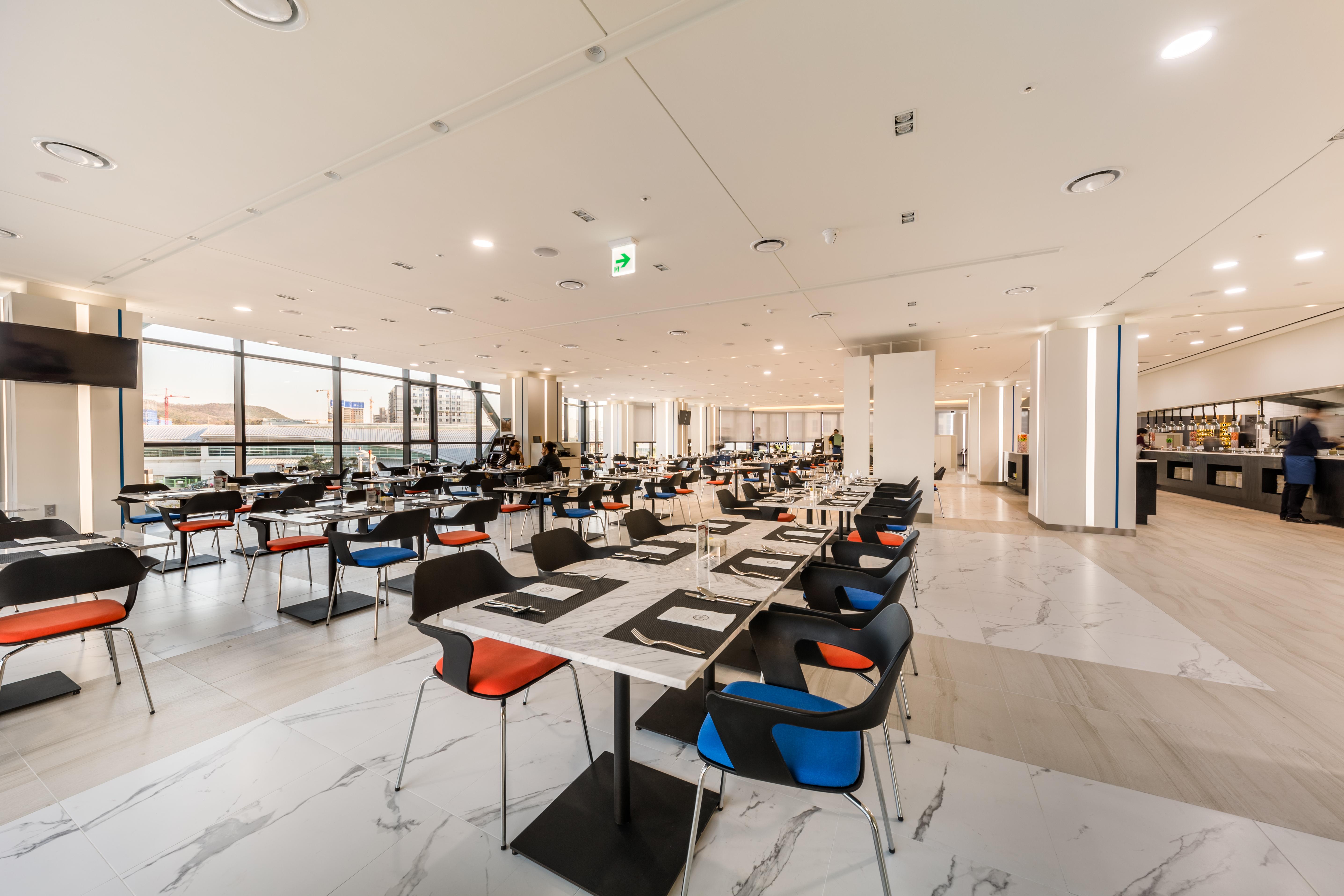Howard Johnson By Wyndham Incheon Airport Exterior photo