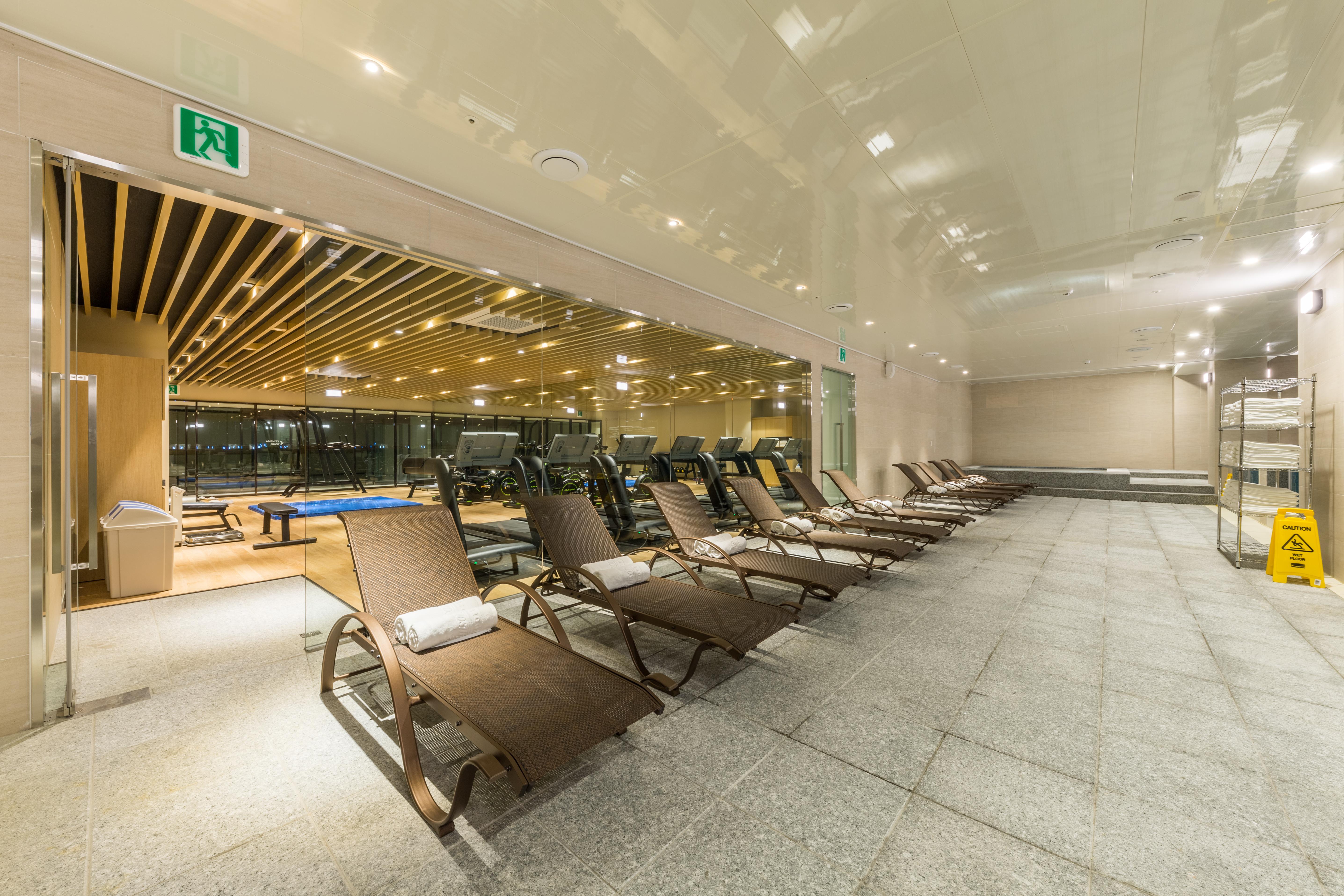 Howard Johnson By Wyndham Incheon Airport Exterior photo