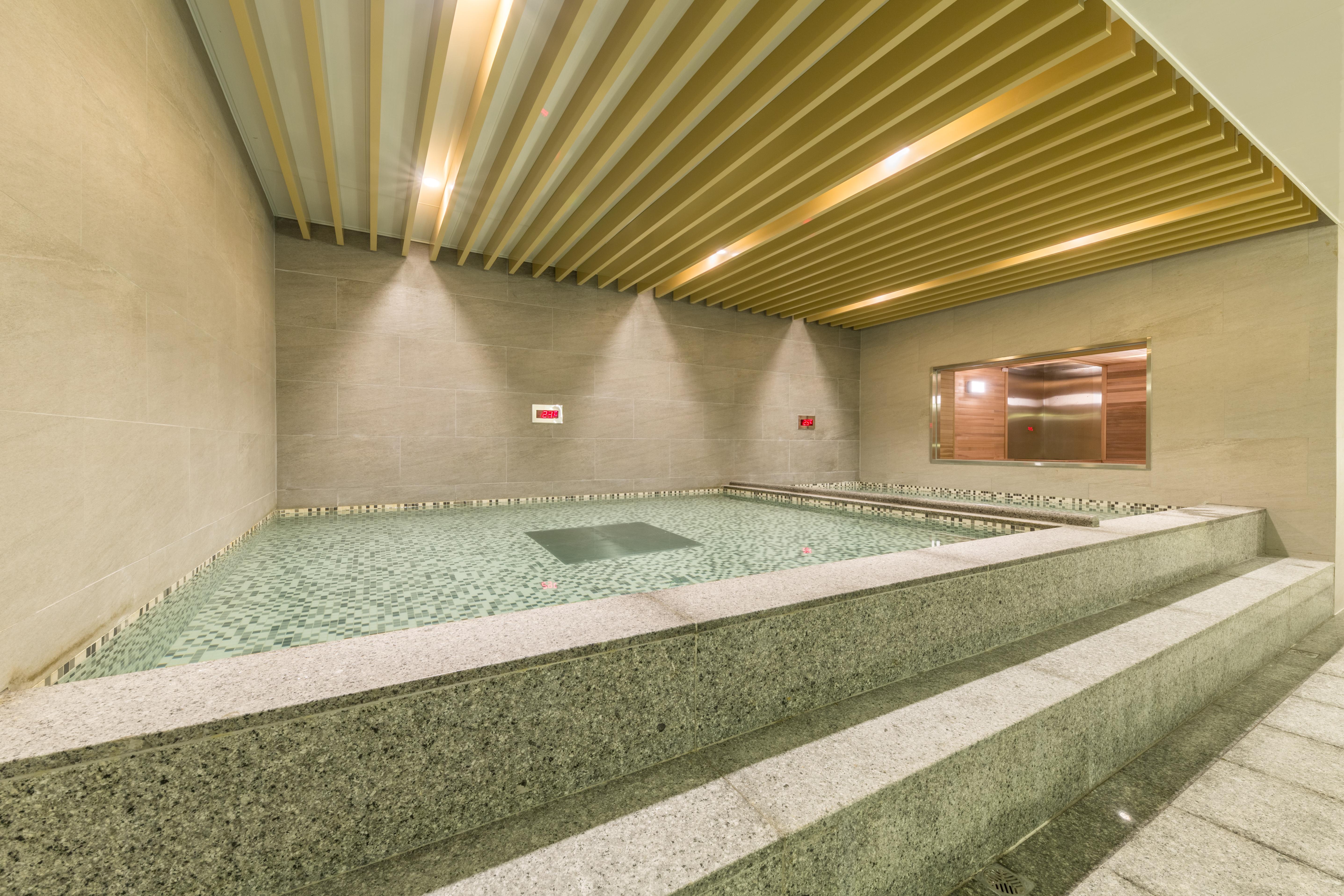 Howard Johnson By Wyndham Incheon Airport Exterior photo