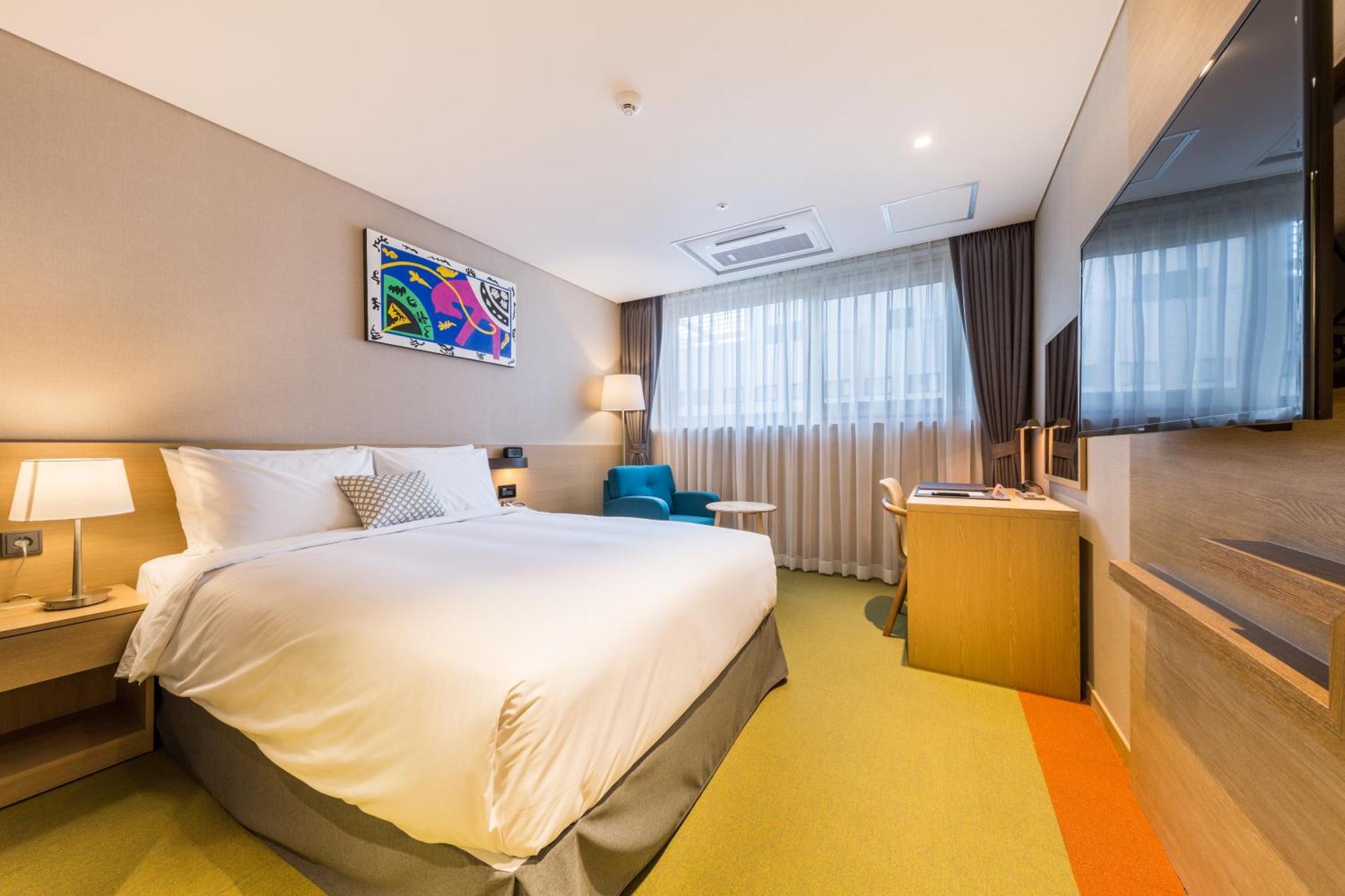 Howard Johnson By Wyndham Incheon Airport Exterior photo