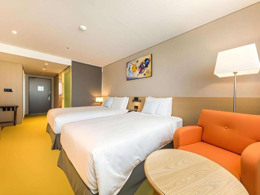 Howard Johnson By Wyndham Incheon Airport Exterior photo
