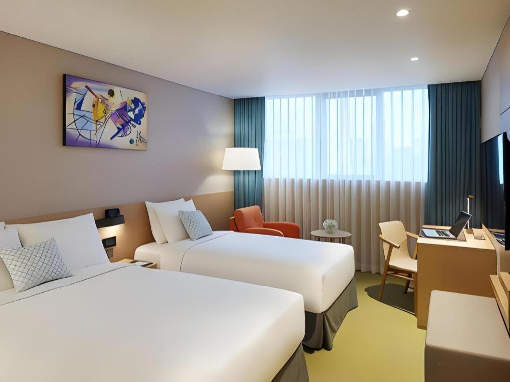Howard Johnson By Wyndham Incheon Airport Exterior photo